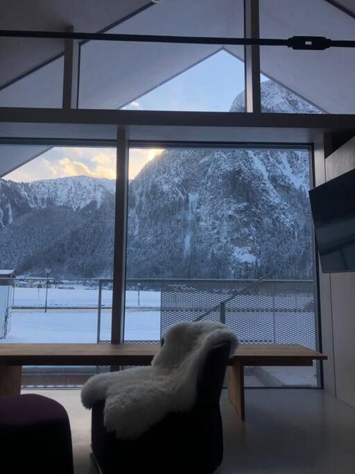 Urban Alpine Penthouse With Lake View Maurach  Exterior photo