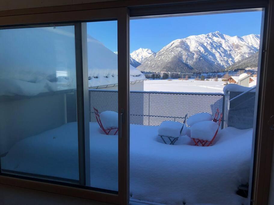 Urban Alpine Penthouse With Lake View Maurach  Exterior photo