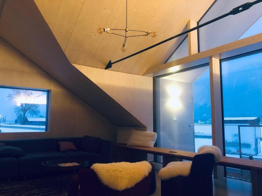 Urban Alpine Penthouse With Lake View Maurach  Exterior photo