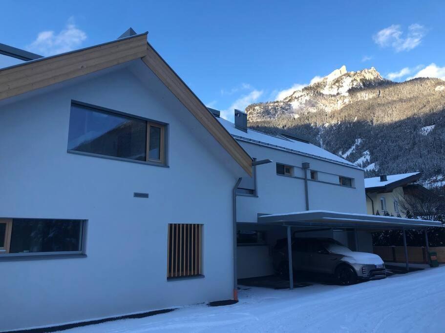 Urban Alpine Penthouse With Lake View Maurach  Exterior photo