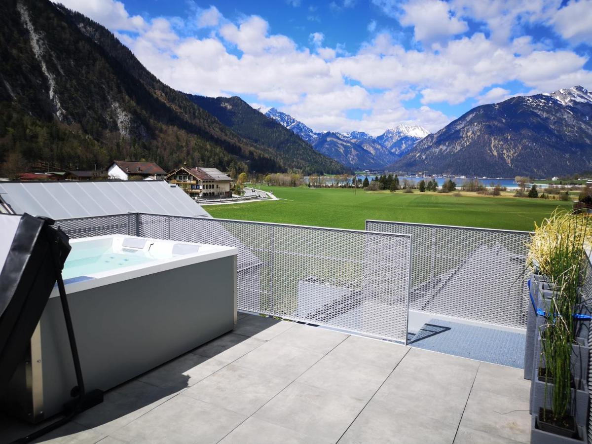 Urban Alpine Penthouse With Lake View Maurach  Exterior photo