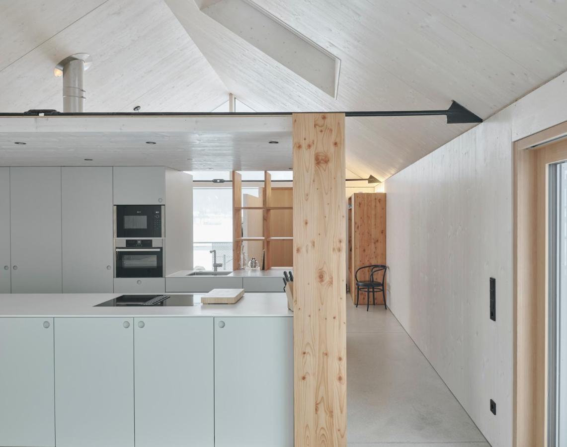 Urban Alpine Penthouse With Lake View Maurach  Exterior photo