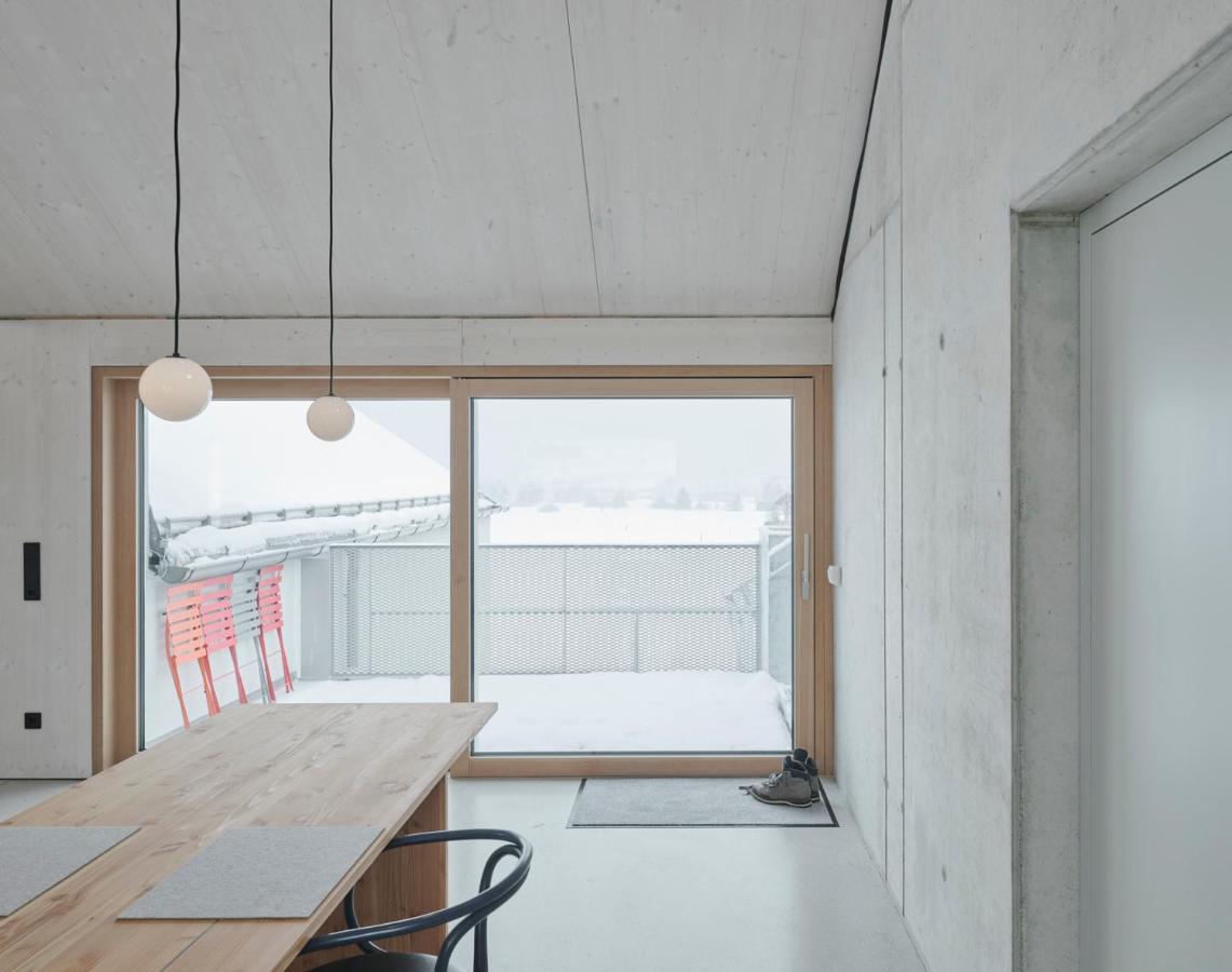 Urban Alpine Penthouse With Lake View Maurach  Exterior photo