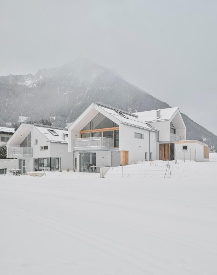 Urban Alpine Penthouse With Lake View Maurach  Exterior photo